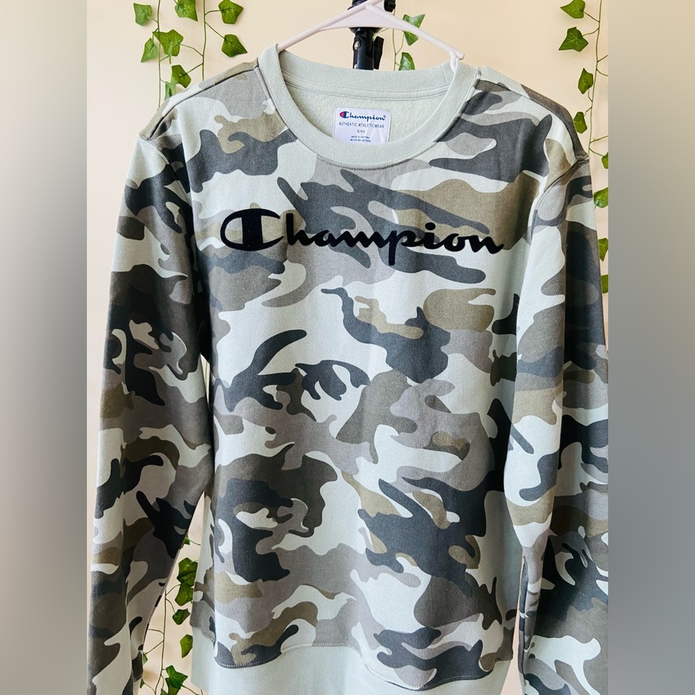 Champion camouflage sweatshirt